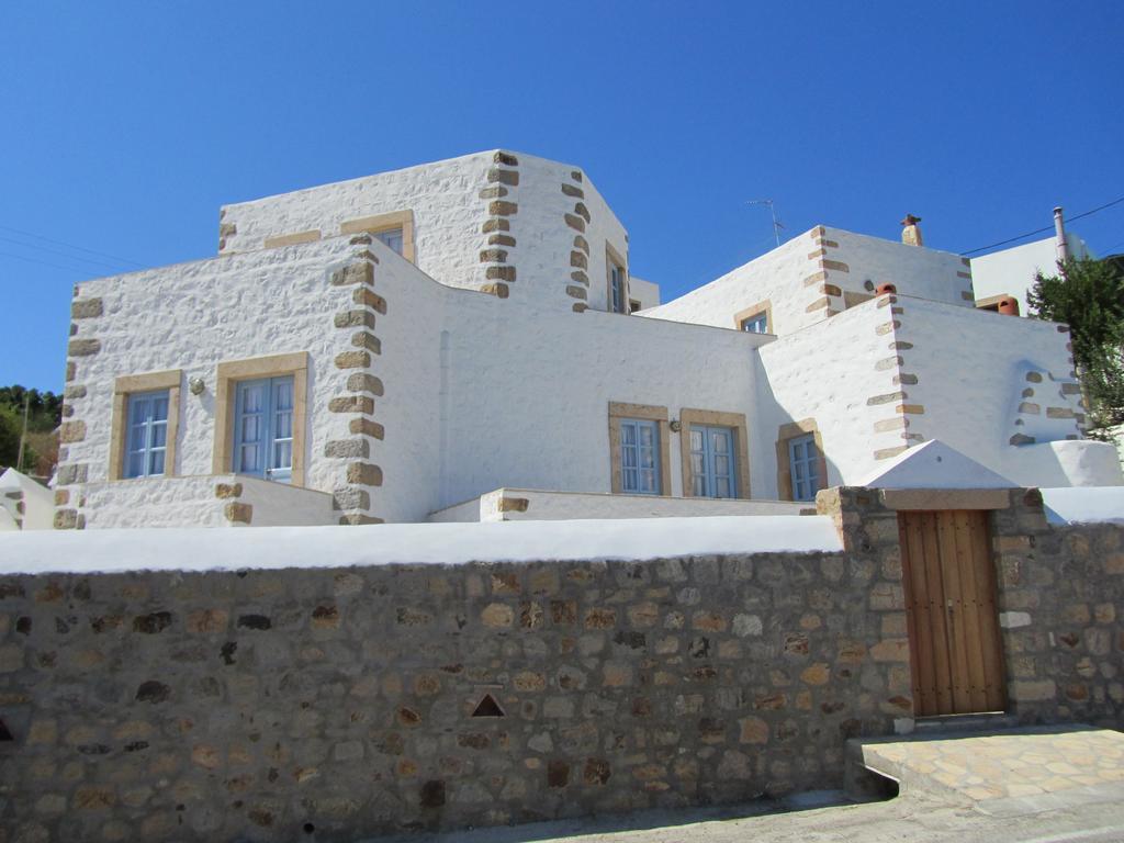 Porto Scoutari Romantic Hotel Szkála Kültér fotó
